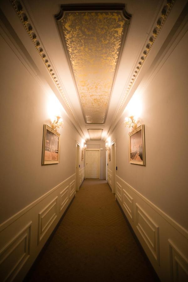 Lotus Hotel